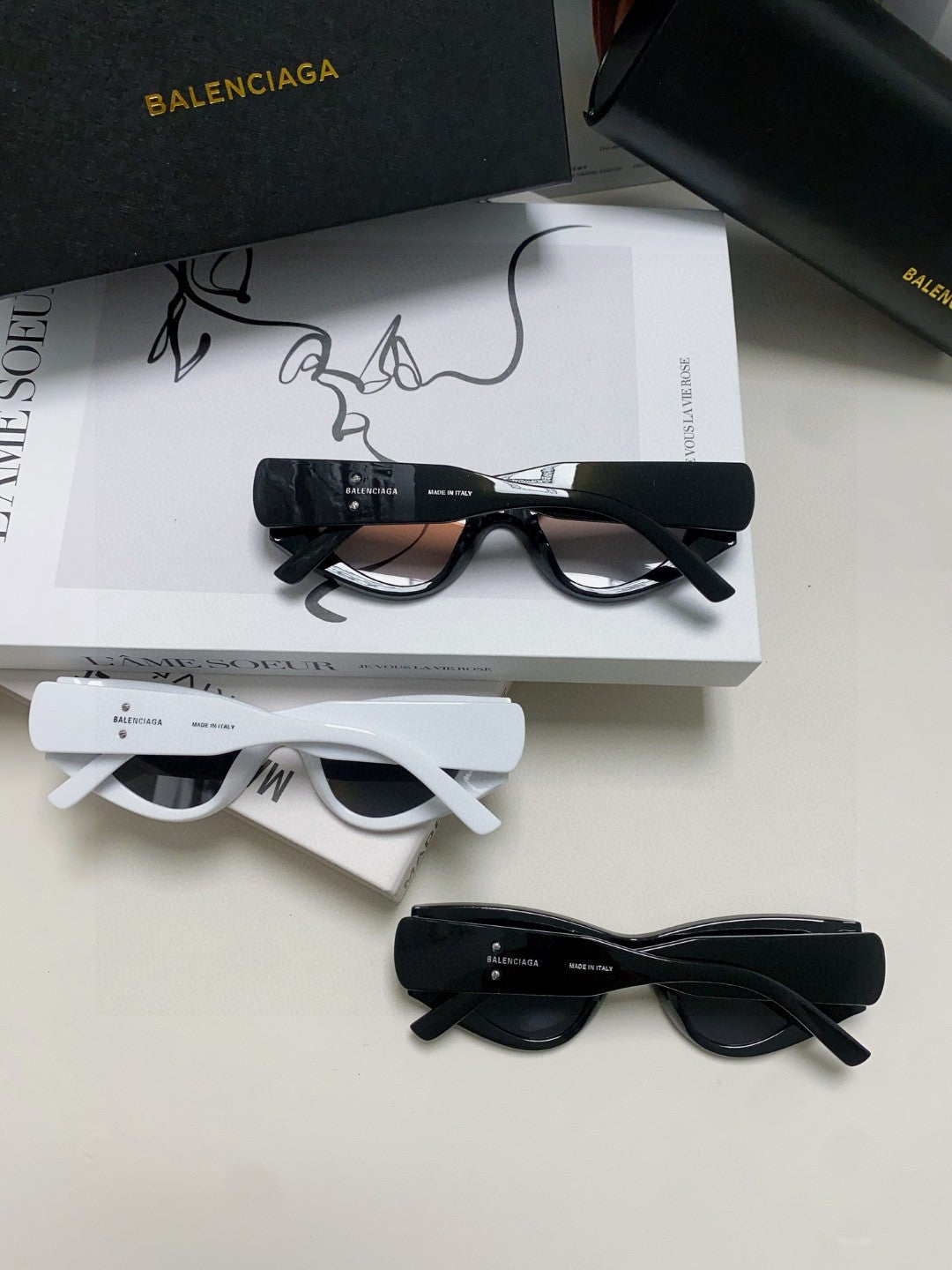 Balenciaga Polarized Cat-Eye Gray Lens Sunglasses for Men & Women - detail image 8