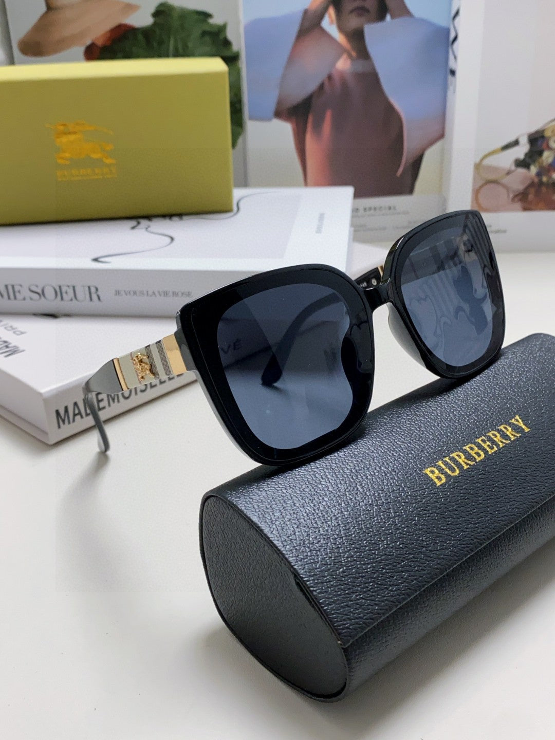 Burberry Oversized Black Lens Sunglasses for Men & Women - 358596 - detail image 7