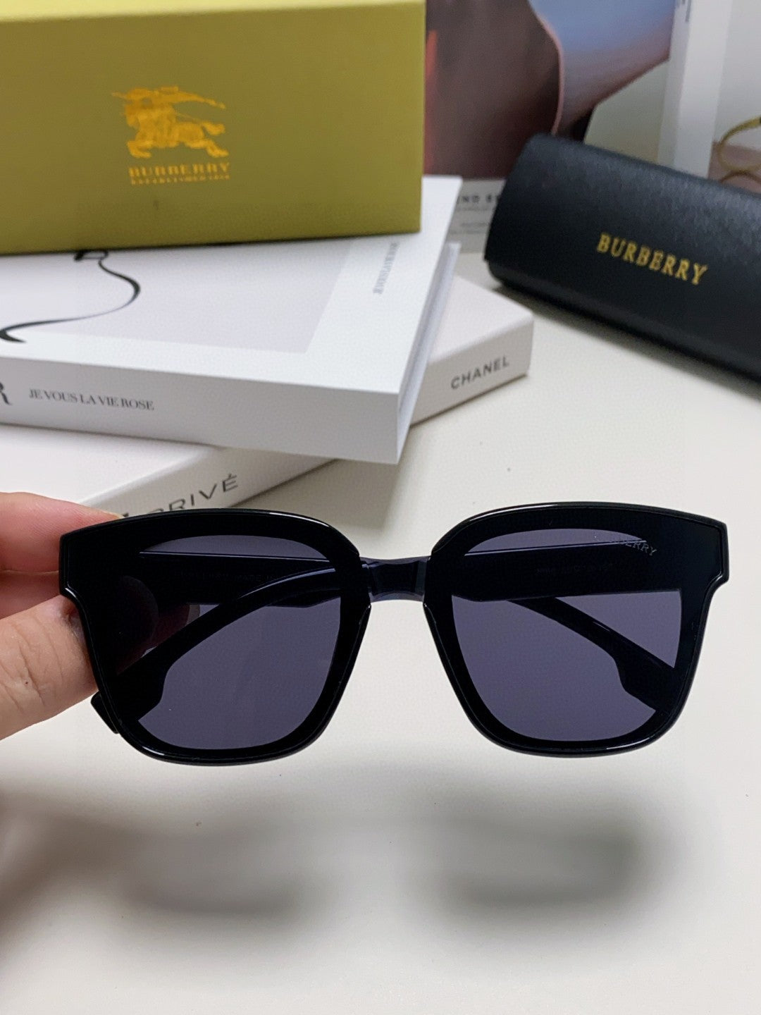 Burberry BE5446 Fashion Blue Lens Sunglasses for Men & Women - 358599 - detail image 2