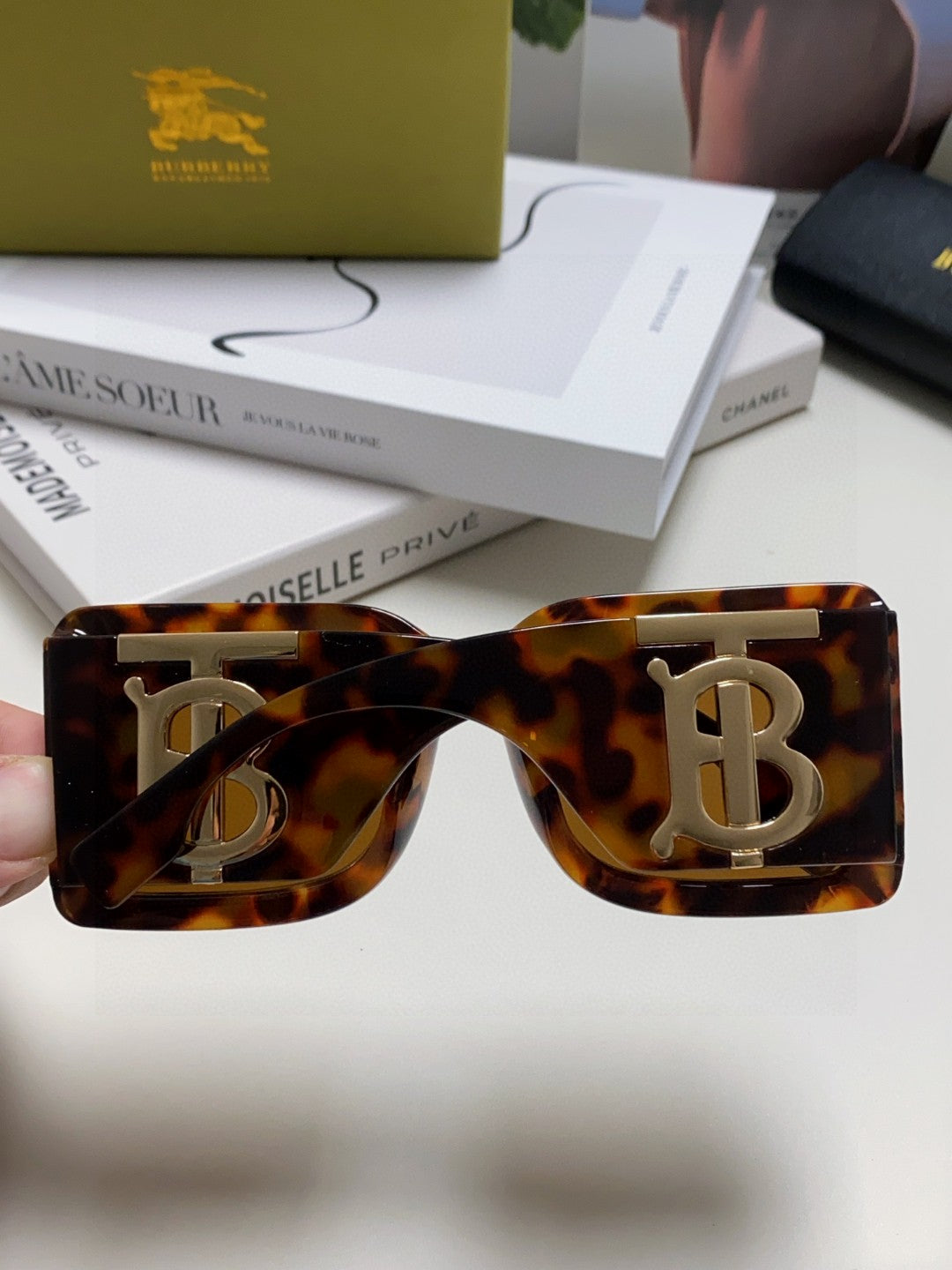 Burberry Oversized Brown Lens Sunglasses for Men & Women - 432437 - detail image 6