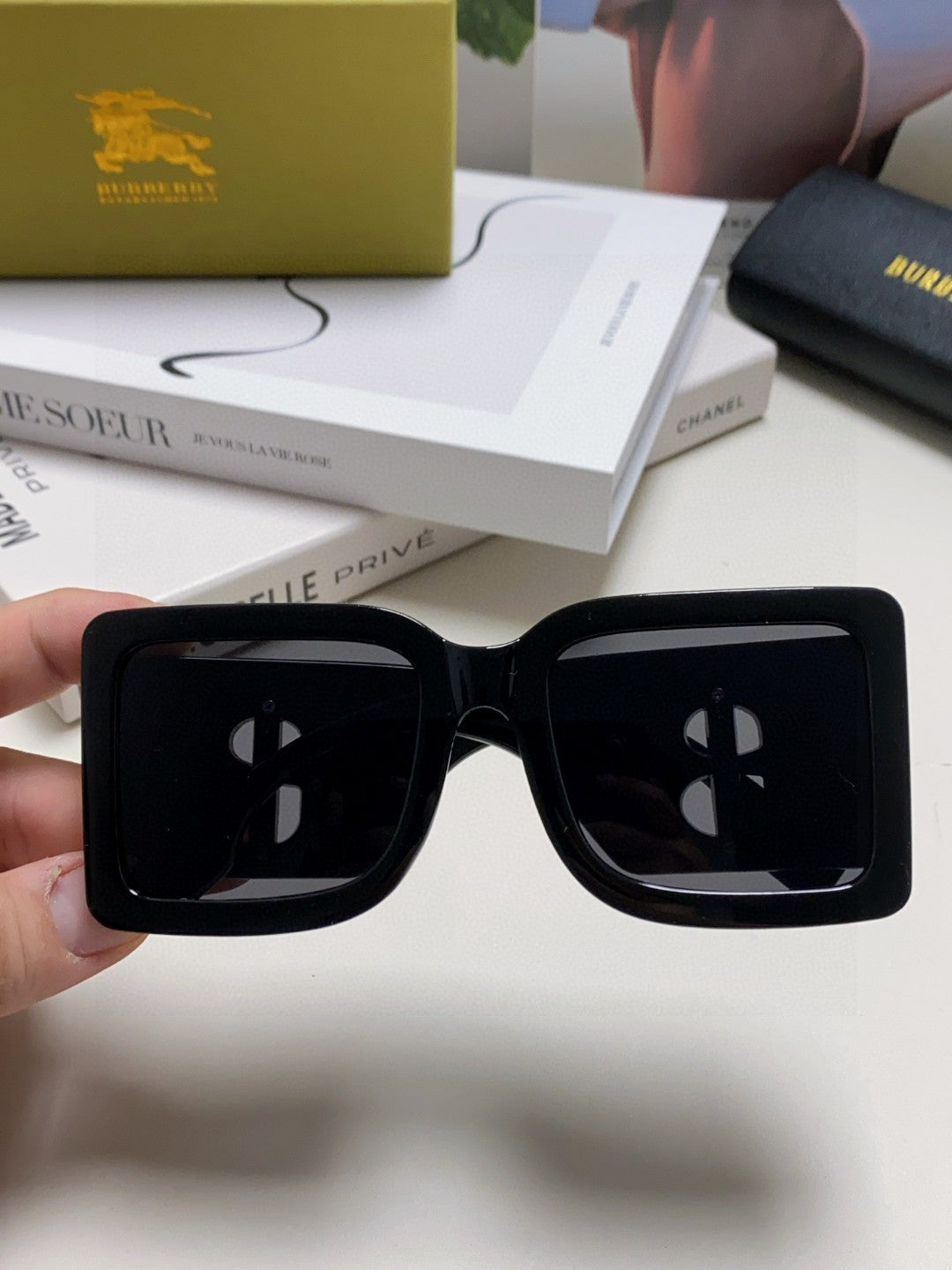 Burberry Oversized Gold Lens Sunglasses for Men & Women - 432438 - detail image 5