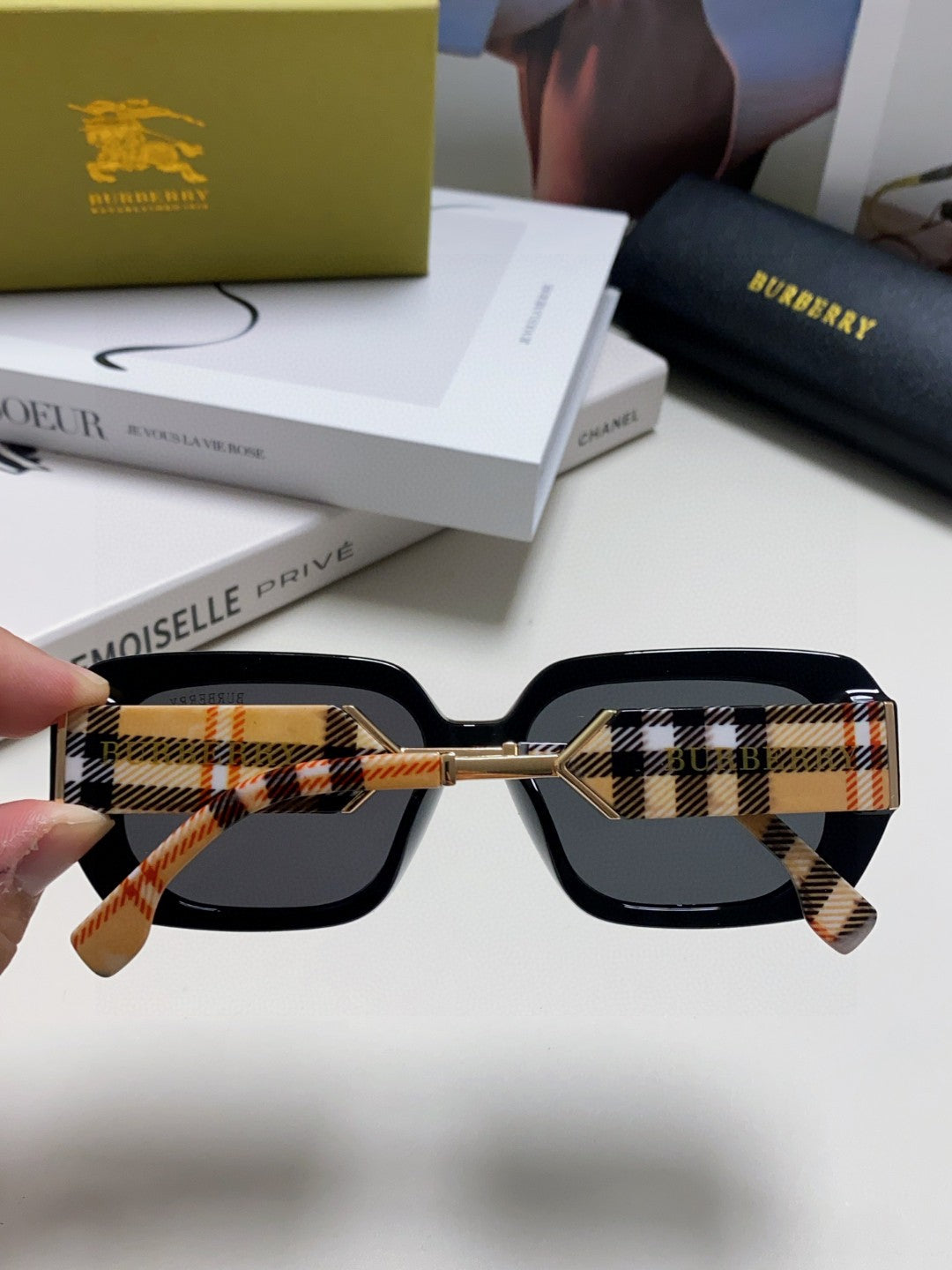 Burberry Rectangular Black Lens Sunglasses for Men & Women - 449606 - detail image 4