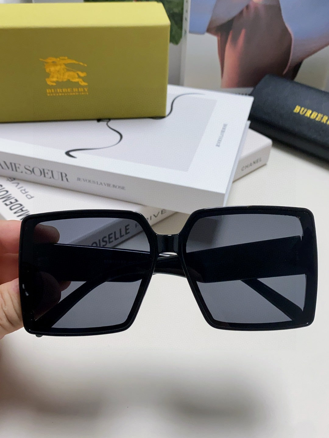 Burberry Polarized Oversized Black Lens Sunglasses for Women - detail image 3