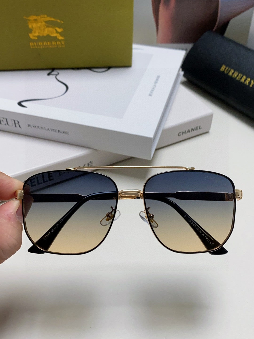 Burberry Polarized Fashion Silver Lens Sunglasses for Men - 372328 - detail image 3