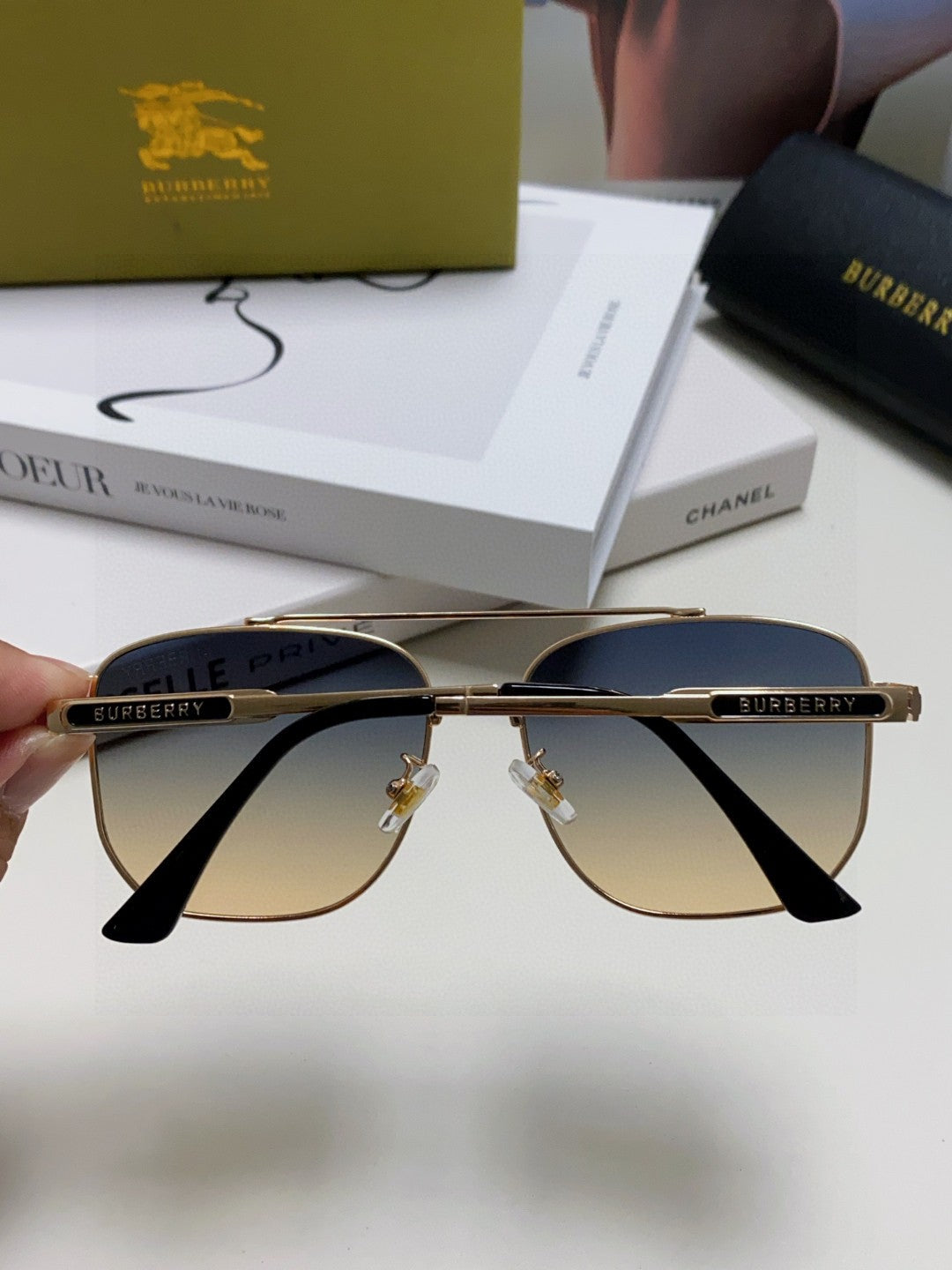Burberry Polarized Fashion Silver Lens Sunglasses for Men - 382893 - detail image 4