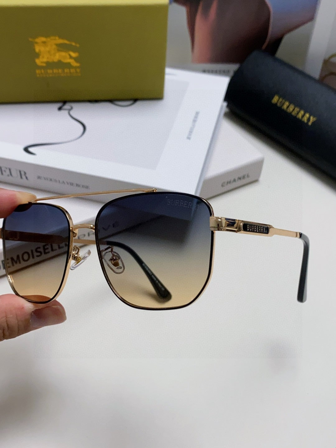 Burberry Polarized Fashion Silver Lens Sunglasses for Men - 382893 - detail image 6