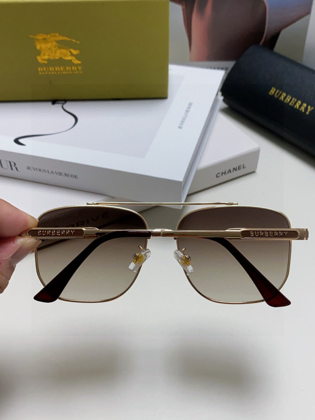 Burberry Polarized Fashion Silver Lens Sunglasses for Men - 372329 - detail image 3