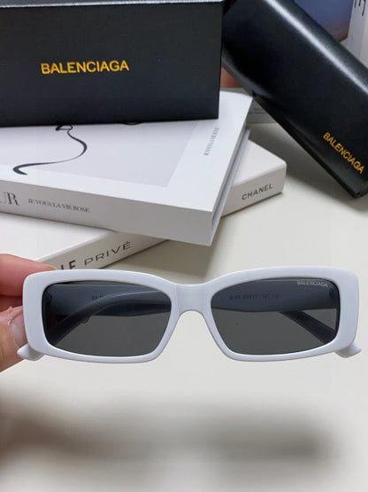 Balenciaga Rectangular Gray Lens Sunglasses for Men & Women - 382921 - detail image 3