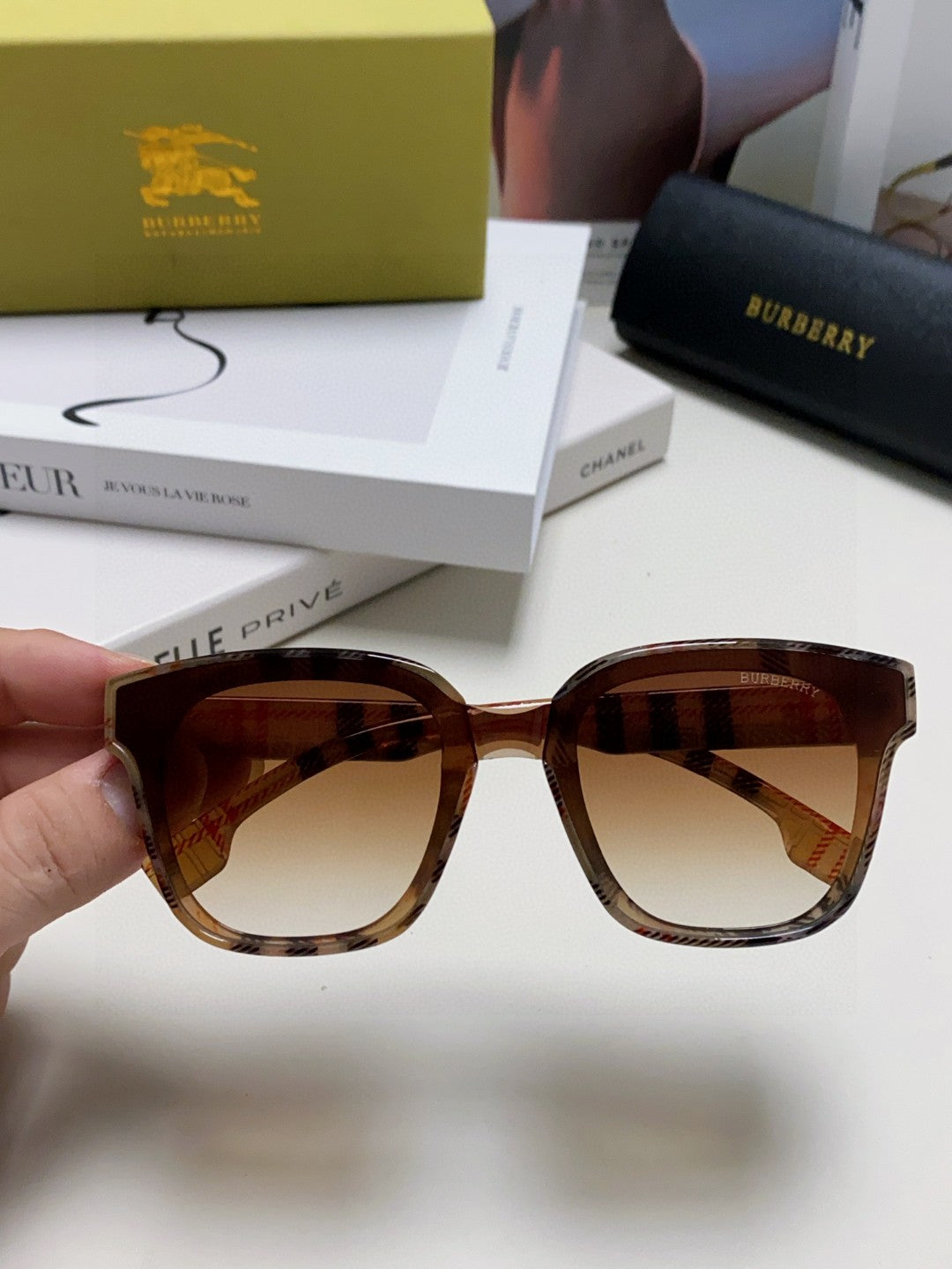 Burberry BE5446 Fashion Brown Lens Sunglasses for Men & Women - 399093 - detail image 3