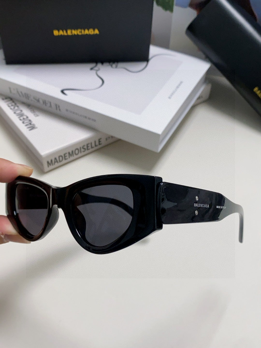 Balenciaga Polarized Cat-Eye Orange Lens Sunglasses for Men & Women - 449635 - detail image 7
