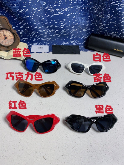 Balenciaga Oversized Silver Lens Sunglasses for Women - 358631 - detail image 12