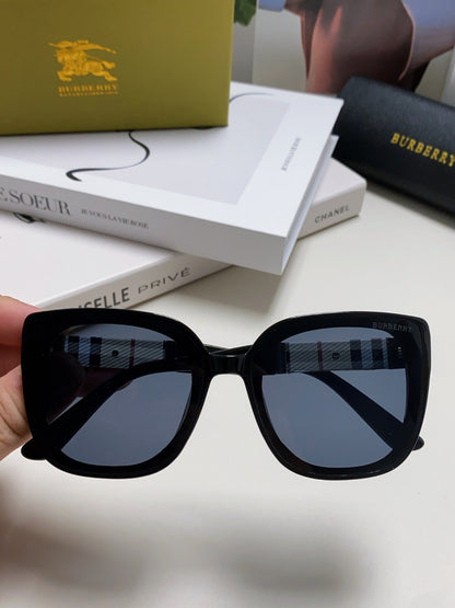 Burberry Oversized Black Lens Sunglasses for Men & Women - 449599 - detail image 3