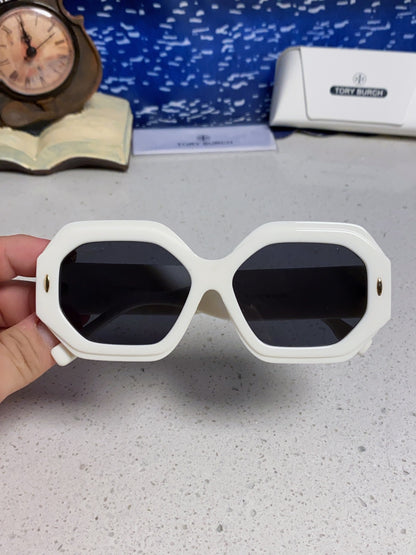 Burberry Fashion Silver Lens Sunglasses for Men & Women - 432464 - detail image 4