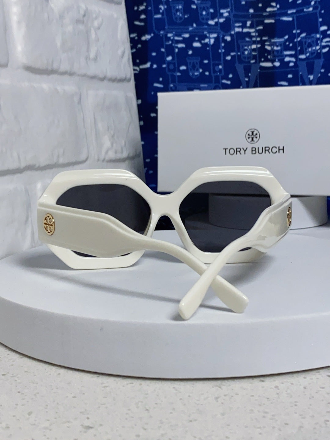 Burberry Fashion Silver Lens Sunglasses for Men & Women - 399128 - detail image 3