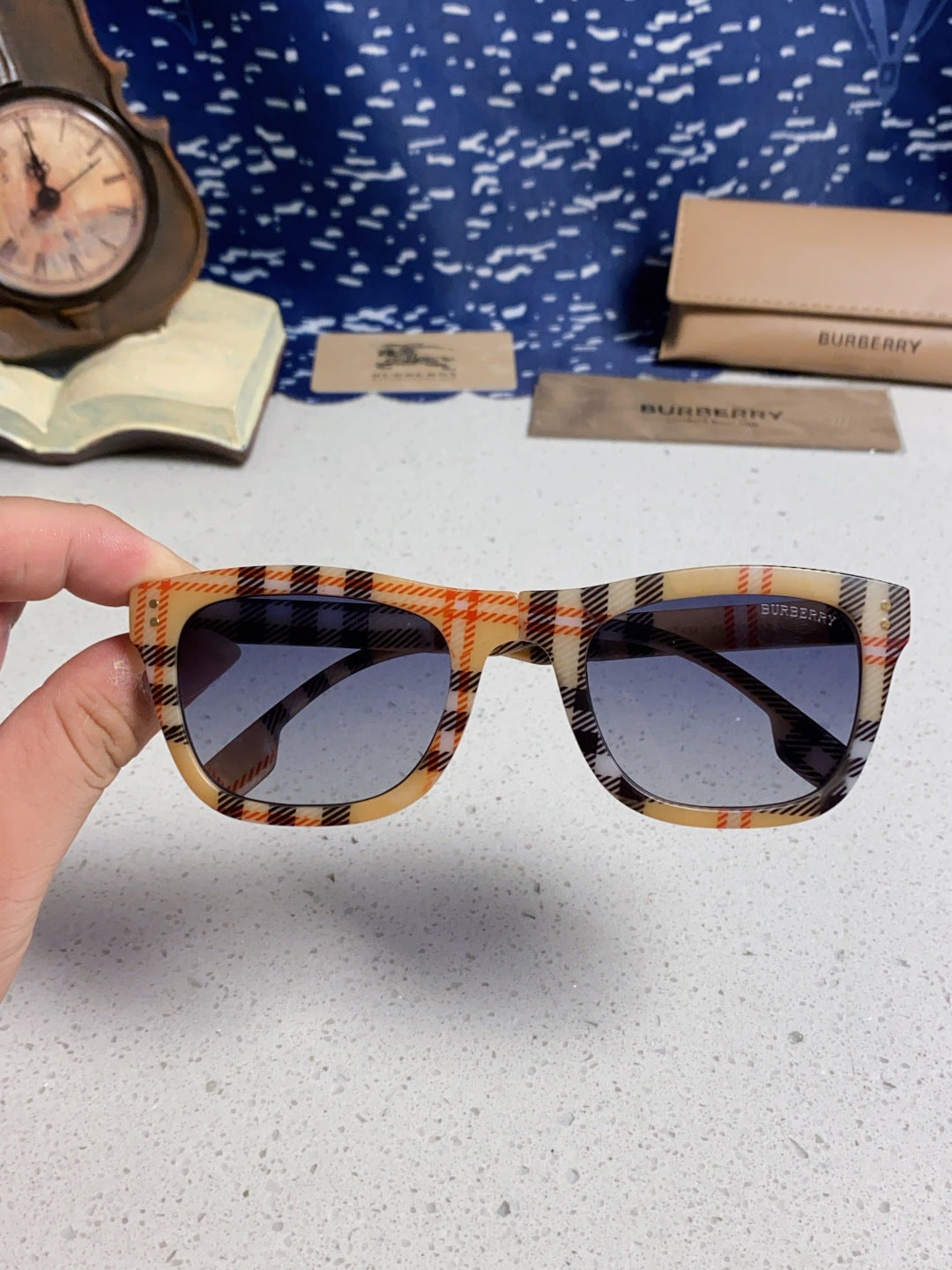 Burberry Folding Fashion Brown Lens Sunglasses for Men & Women - 998318 - detail image 4