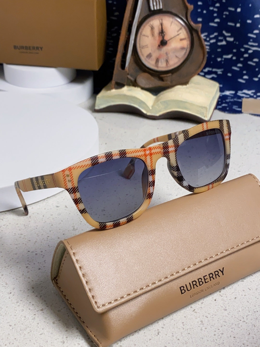 Burberry Folding Fashion Brown Lens Sunglasses for Men & Women - 432409 - detail image 10