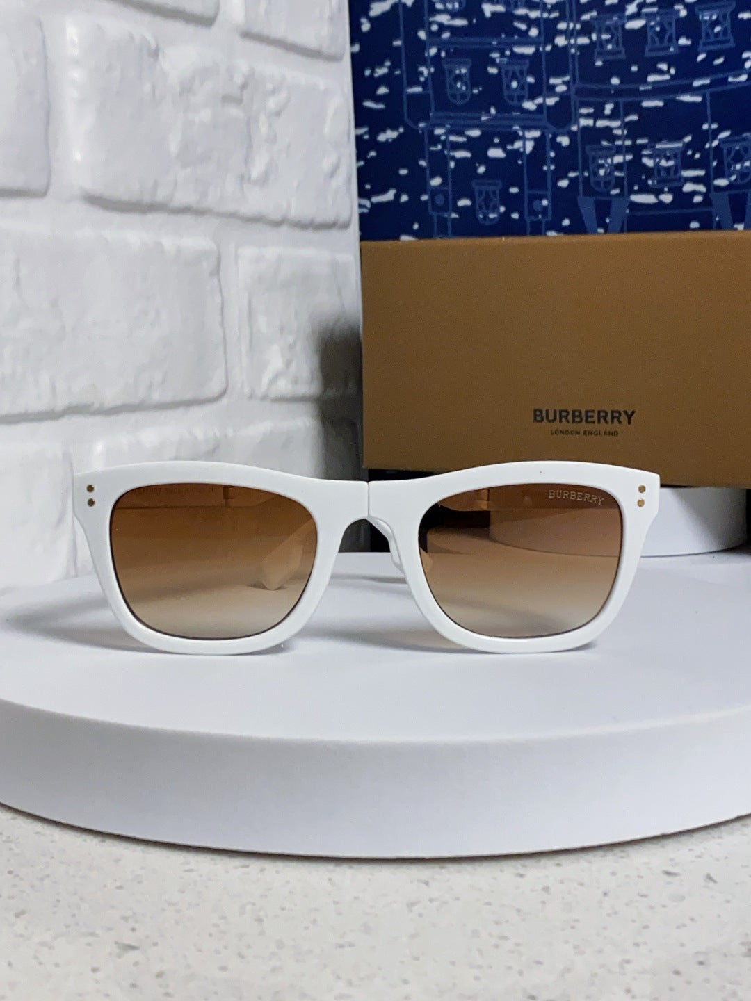 Burberry Folding Fashion Brown Lens Sunglasses for Men & Women - 432411 - detail image 2