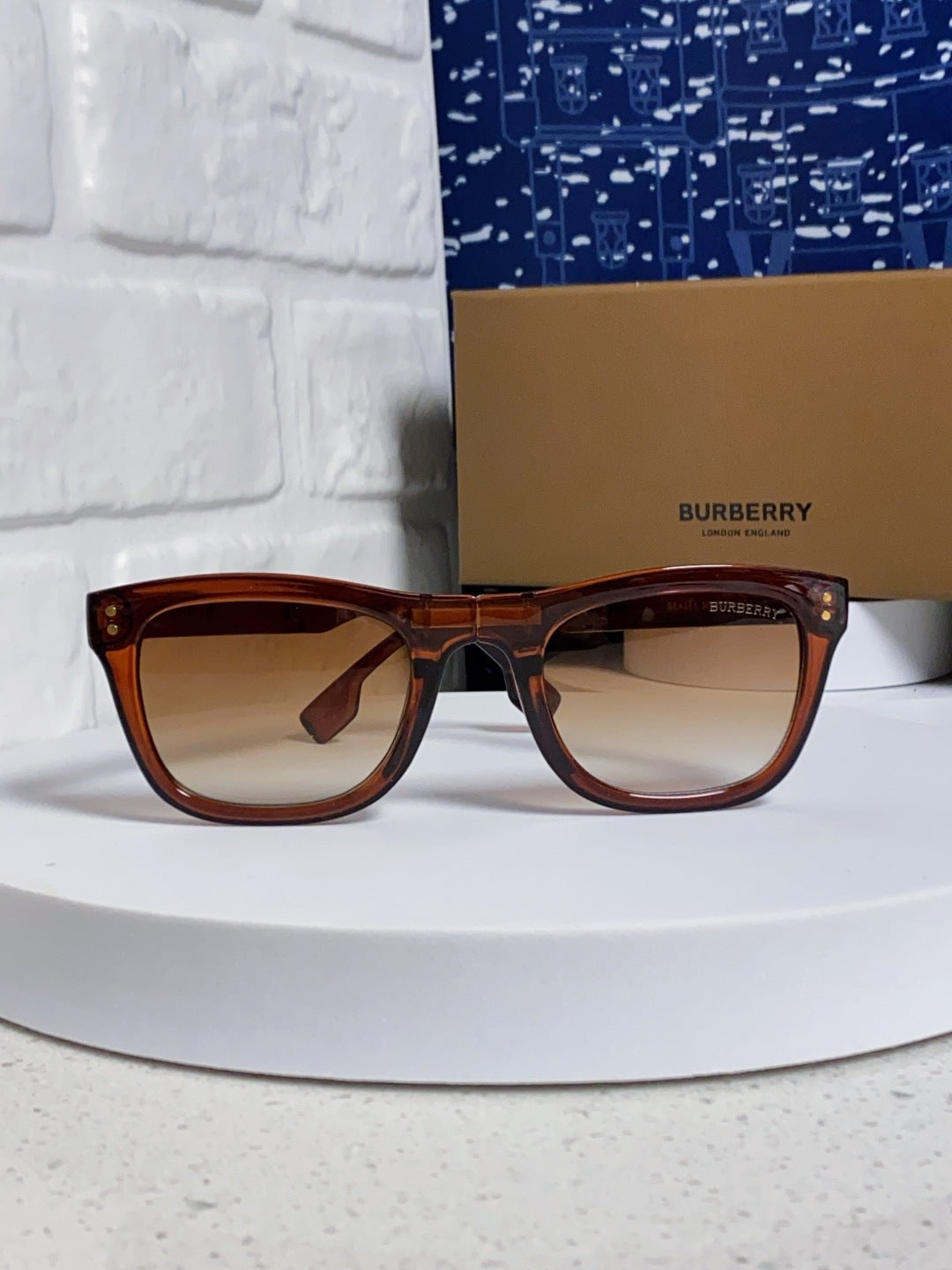 Burberry Folding Fashion Red Lens Sunglasses for Men & Women - 432412 - detail image 2