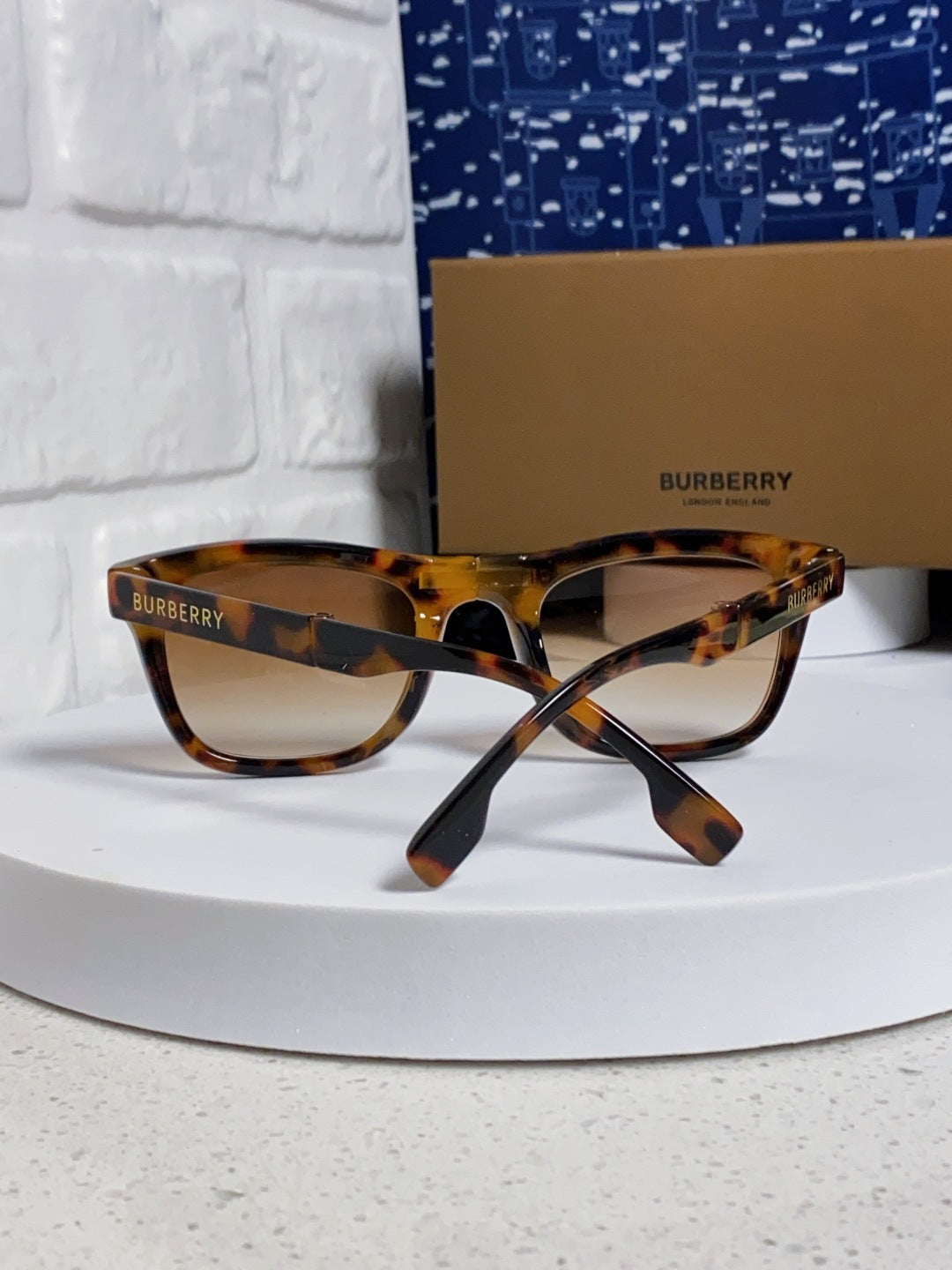 Burberry Folding Fashion Brown Lens Sunglasses for Men & Women - 432413 - detail image 3