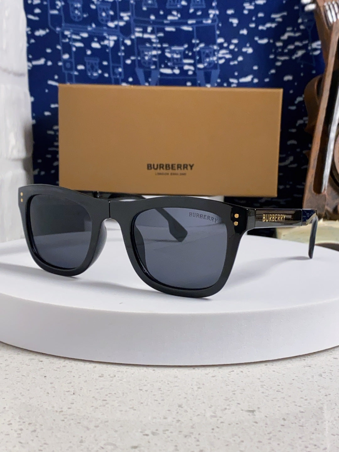 Burberry Folding Fashion Gray Lens Sunglasses for Men & Women - 998324