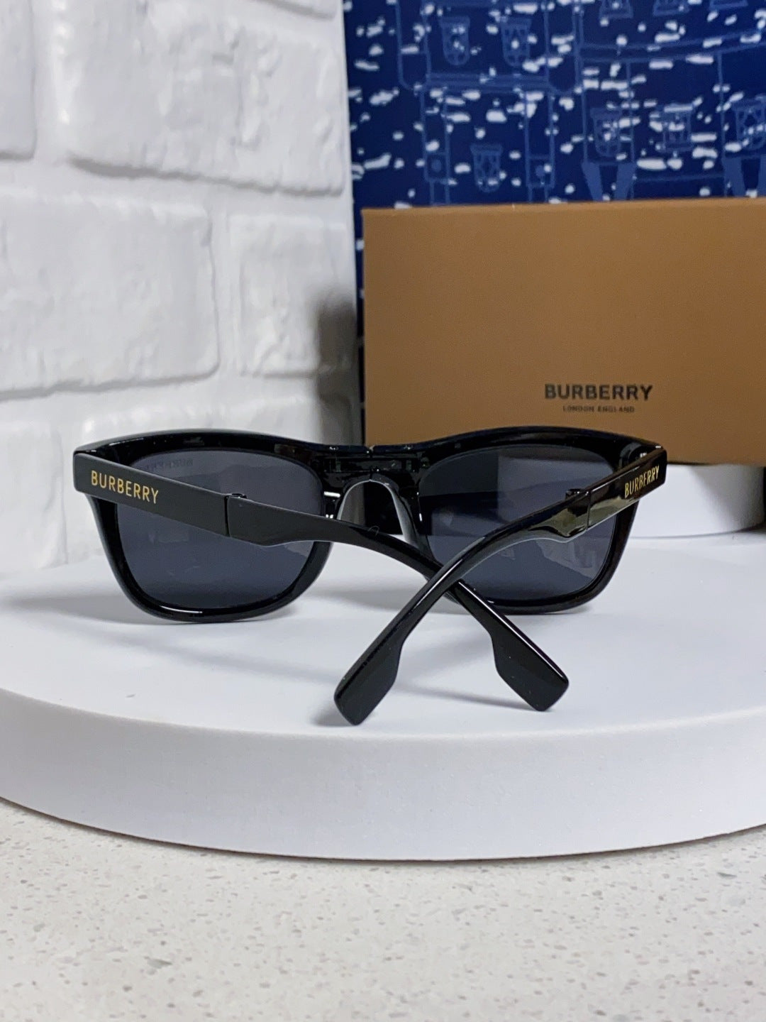 Burberry Folding Fashion Gray Lens Sunglasses for Men & Women - 432415 - detail image 3
