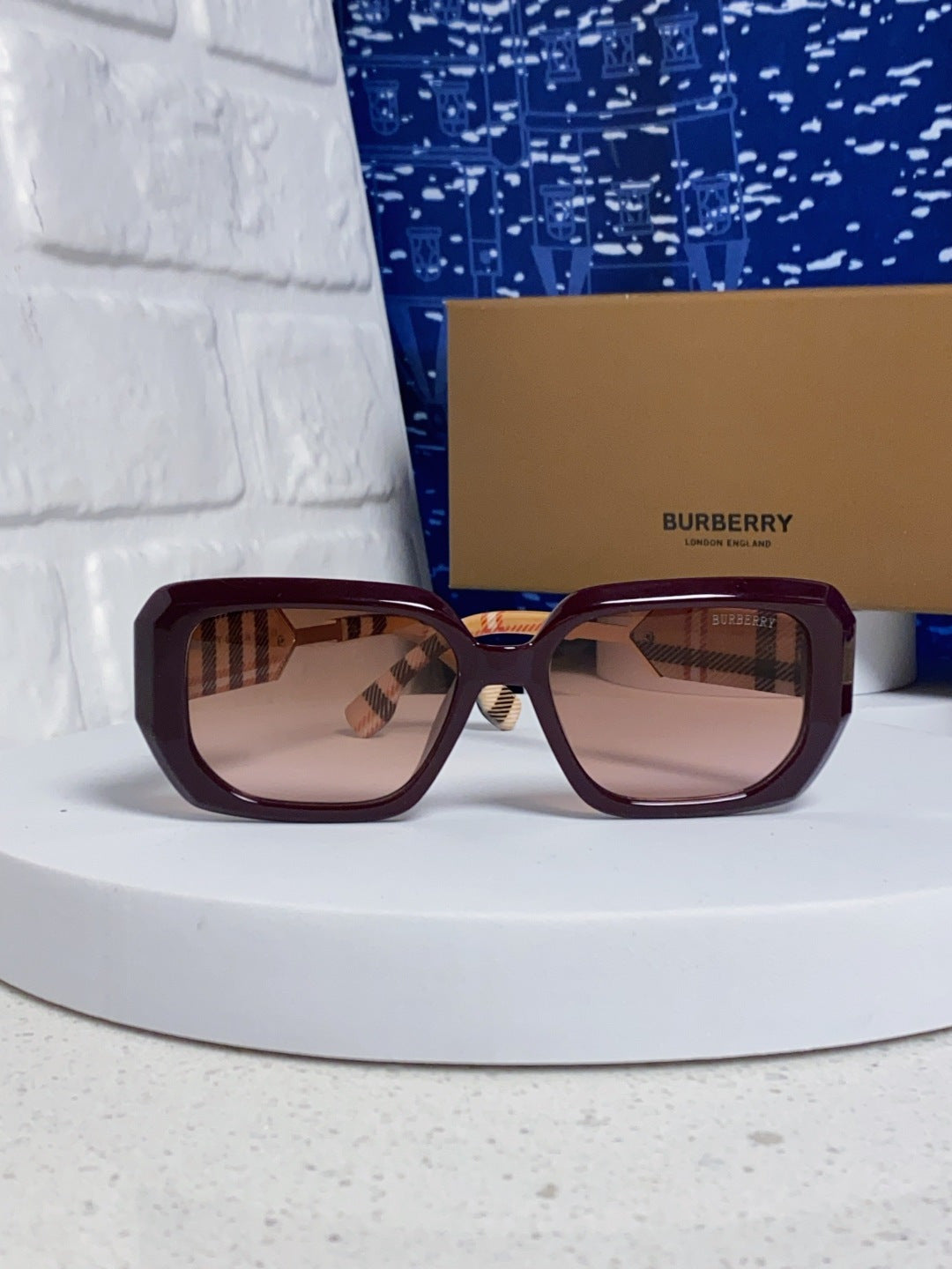 Burberry Rectangular Red Lens Sunglasses for Men & Women - 416076 - detail image 2