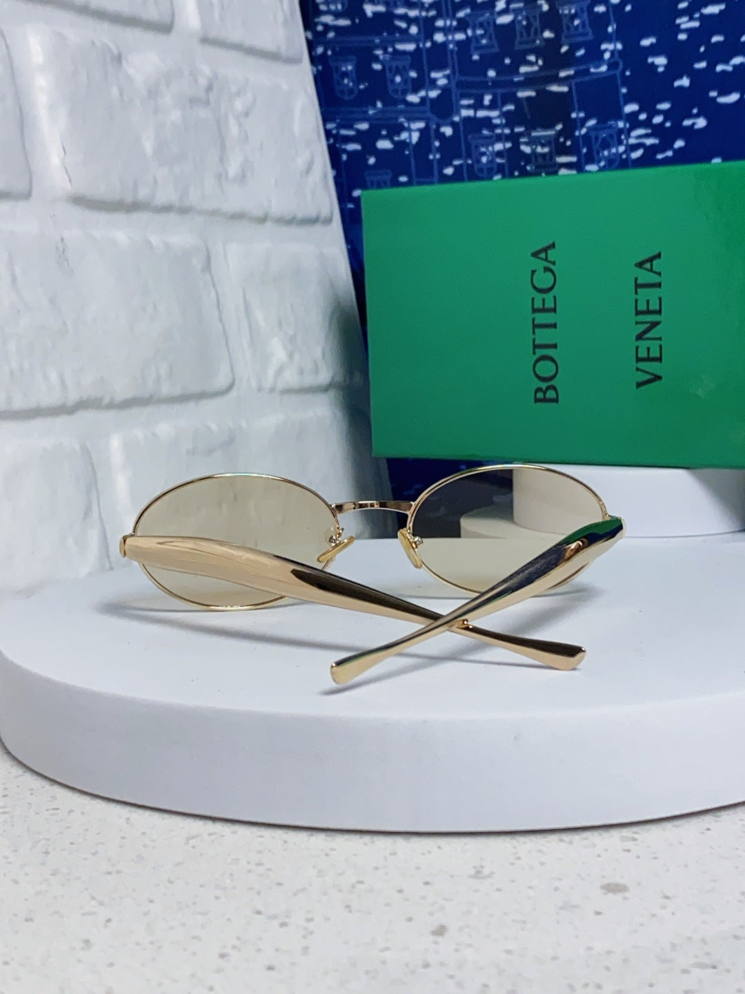 Bottega Veneta BV1386 Oval Silver Lens Sunglasses for Men & Women - 416441 - detail image 3