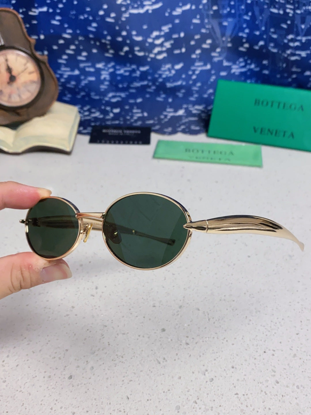 Bottega Veneta BV1386 Oval Green Lens Sunglasses for Men & Women - 416443 - detail image 6