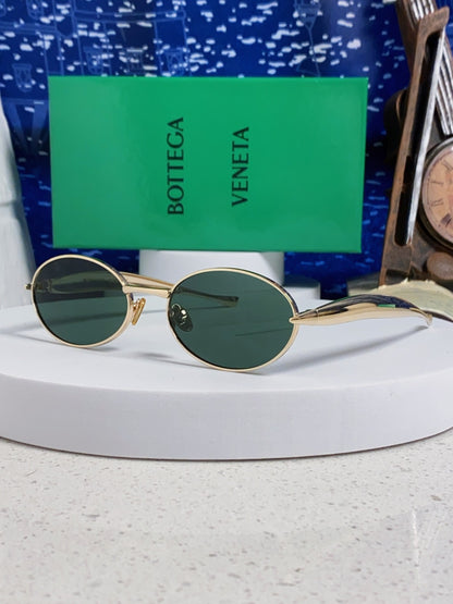 Bottega Veneta BV1386 Oval Green Lens Sunglasses for Men & Women - 416443