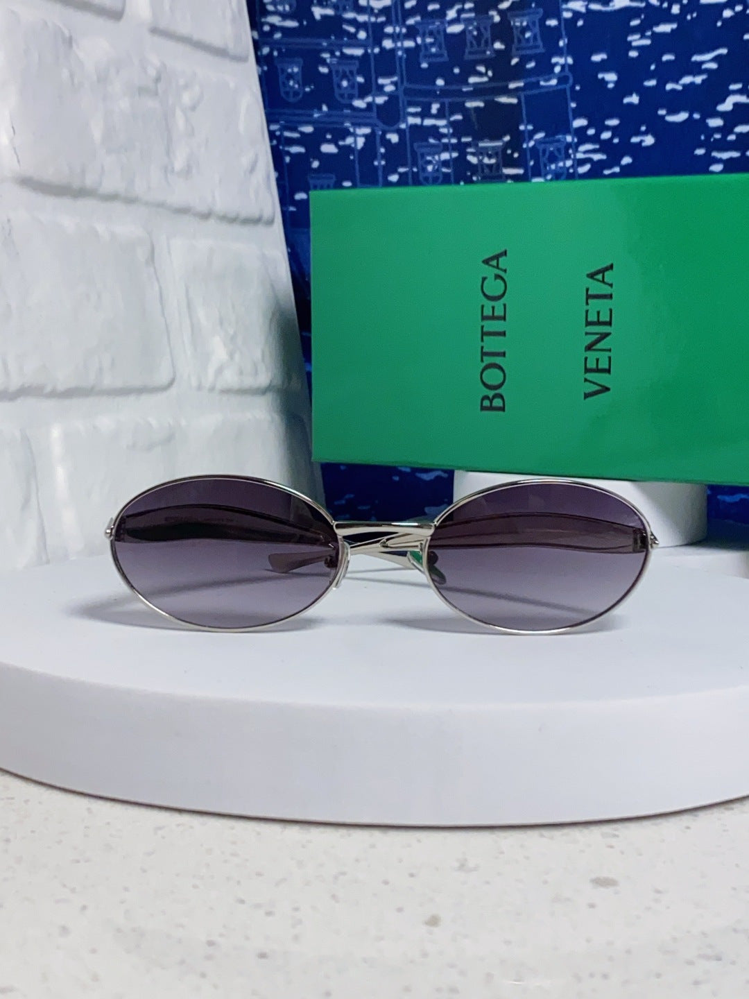 Bottega Veneta BV1386 Oval Silver Lens Sunglasses for Men & Women - 416445 - detail image 2