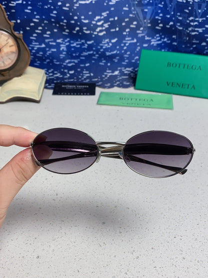 Bottega Veneta BV1386 Oval Silver Lens Sunglasses for Men & Women - 416445 - detail image 4
