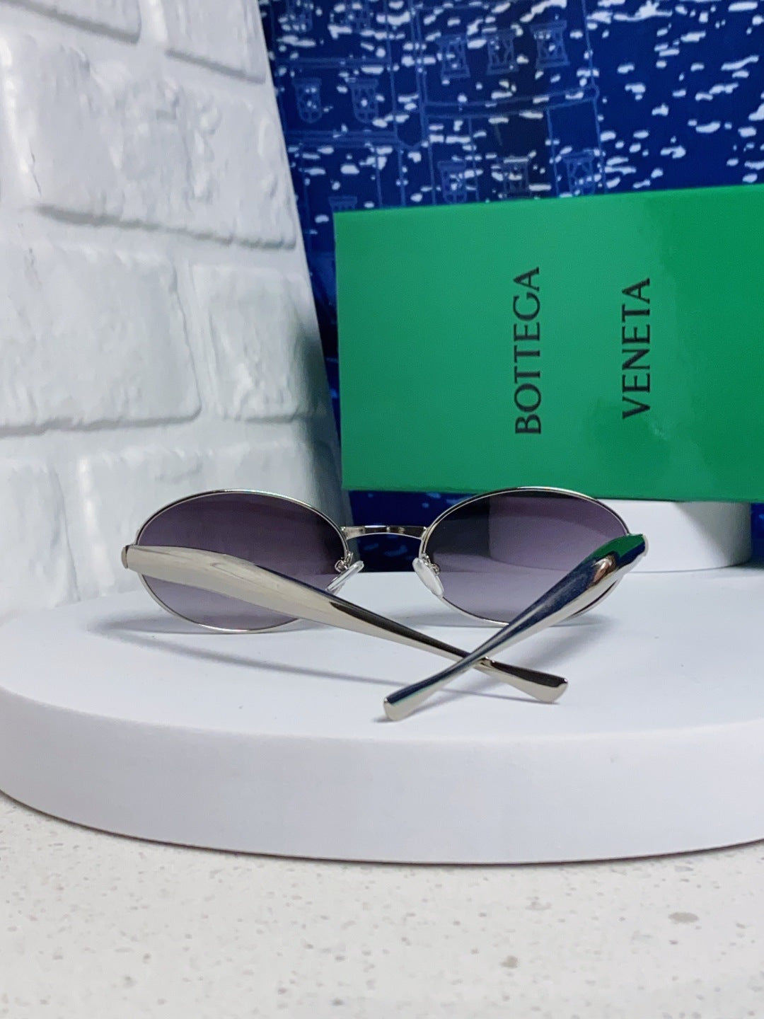 Bottega Veneta BV1386 Oval Silver Lens Sunglasses for Men & Women - 416445 - detail image 3