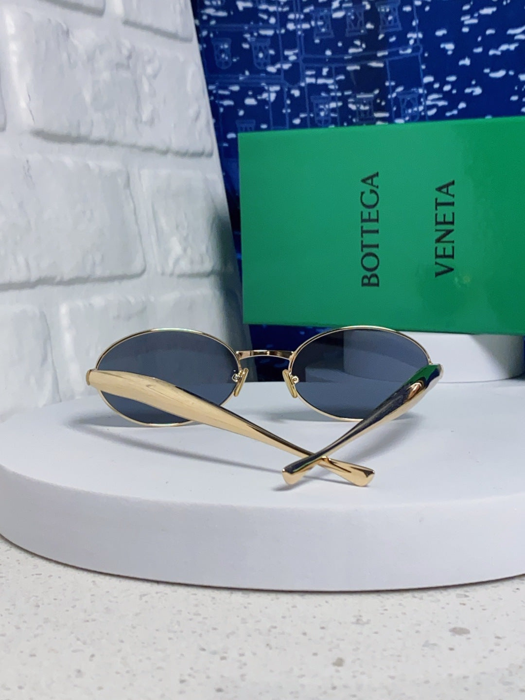 Bottega Veneta BV1386 Oval Blue Lens Sunglasses for Men & Women - 416446 - detail image 3