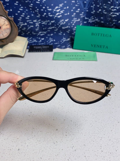 Bottega Veneta BV1390 Cat-Eye Gold Lens Sunglasses for Women - detail image 4