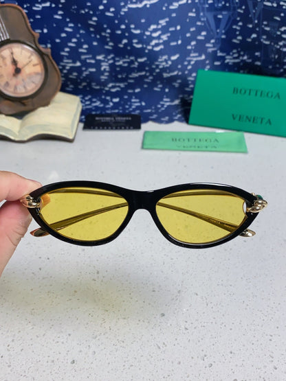 Bottega Veneta BV1390 Cat-Eye Yellow Lens Sunglasses for Women - 358863 - detail image 4