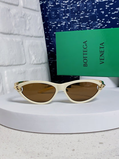 Bottega Veneta BV1390 Cat-Eye Brown Lens Sunglasses for Women - 358865 - detail image 2