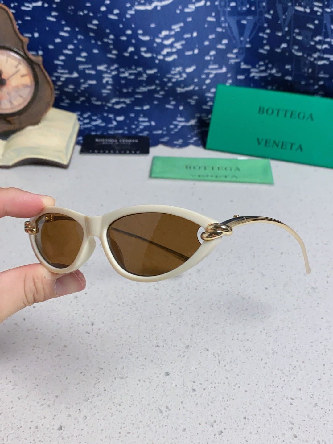 Bottega Veneta BV1390 Cat-Eye Brown Lens Sunglasses for Women - 358865 - detail image 6