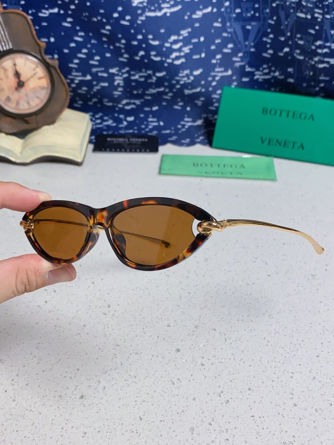 Bottega Veneta BV1390 Cat-Eye Brown Lens Sunglasses for Women - detail image 6