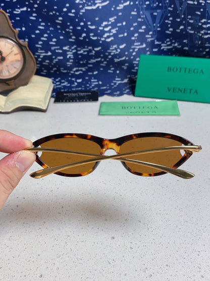 Bottega Veneta BV1390 Cat-Eye Brown Lens Sunglasses for Women - detail image 5