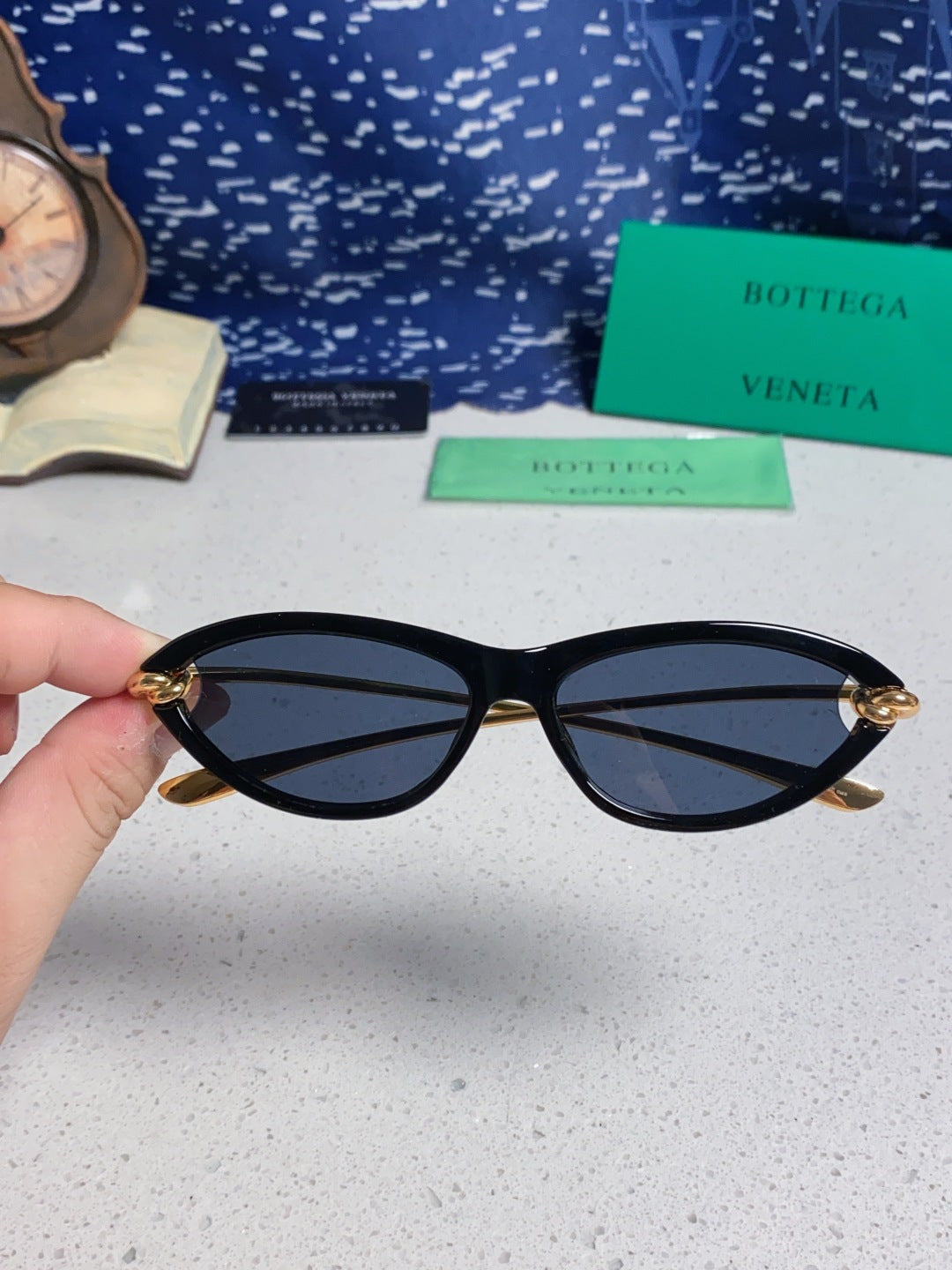 Bottega Veneta BV1390 Cat-Eye Blue Lens Sunglasses for Women - detail image 4