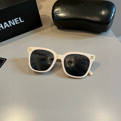 Chanel Fashion Gold Lens Sunglasses for Men & Women - 493456 - detail image 4