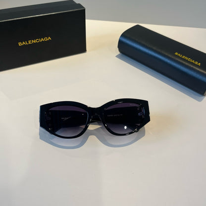 Balenciaga Rectangular Black Lens Sunglasses for Men & Women - 358662 - detail image 11