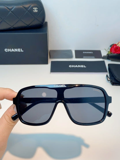 Chanel CH9158 Oversized Gray Lens Sunglasses for Men & Women - detail image 4