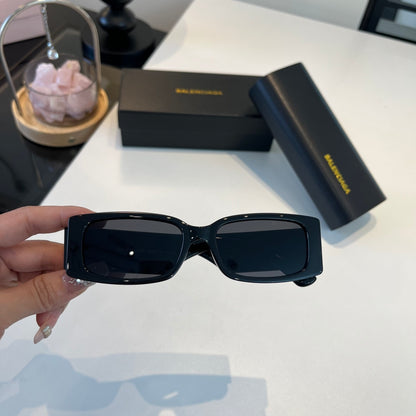 Balenciaga Rectangular Black Lens Sunglasses for Men & Women - 158566 - detail image 5