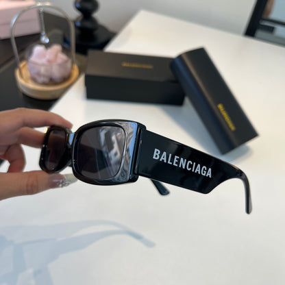 Balenciaga Rectangular Black Lens Sunglasses for Men & Women - 158566 - detail image 3