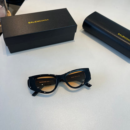 Balenciaga Rectangular Brown Lens Sunglasses for Men & Women - 158567 - detail image 5