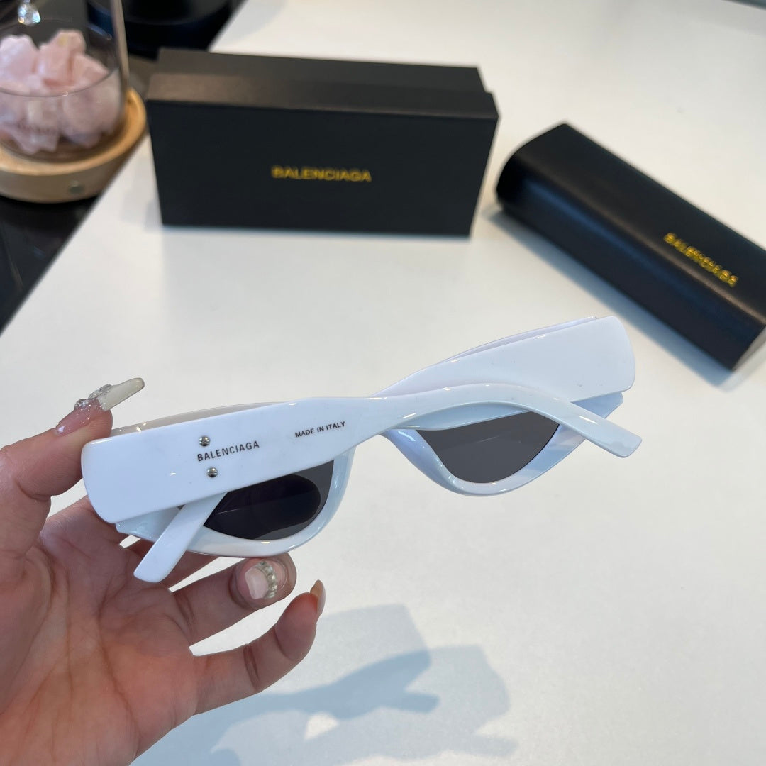Balenciaga Rectangular Silver Lens Sunglasses for Men & Women - 158568 - detail image 7