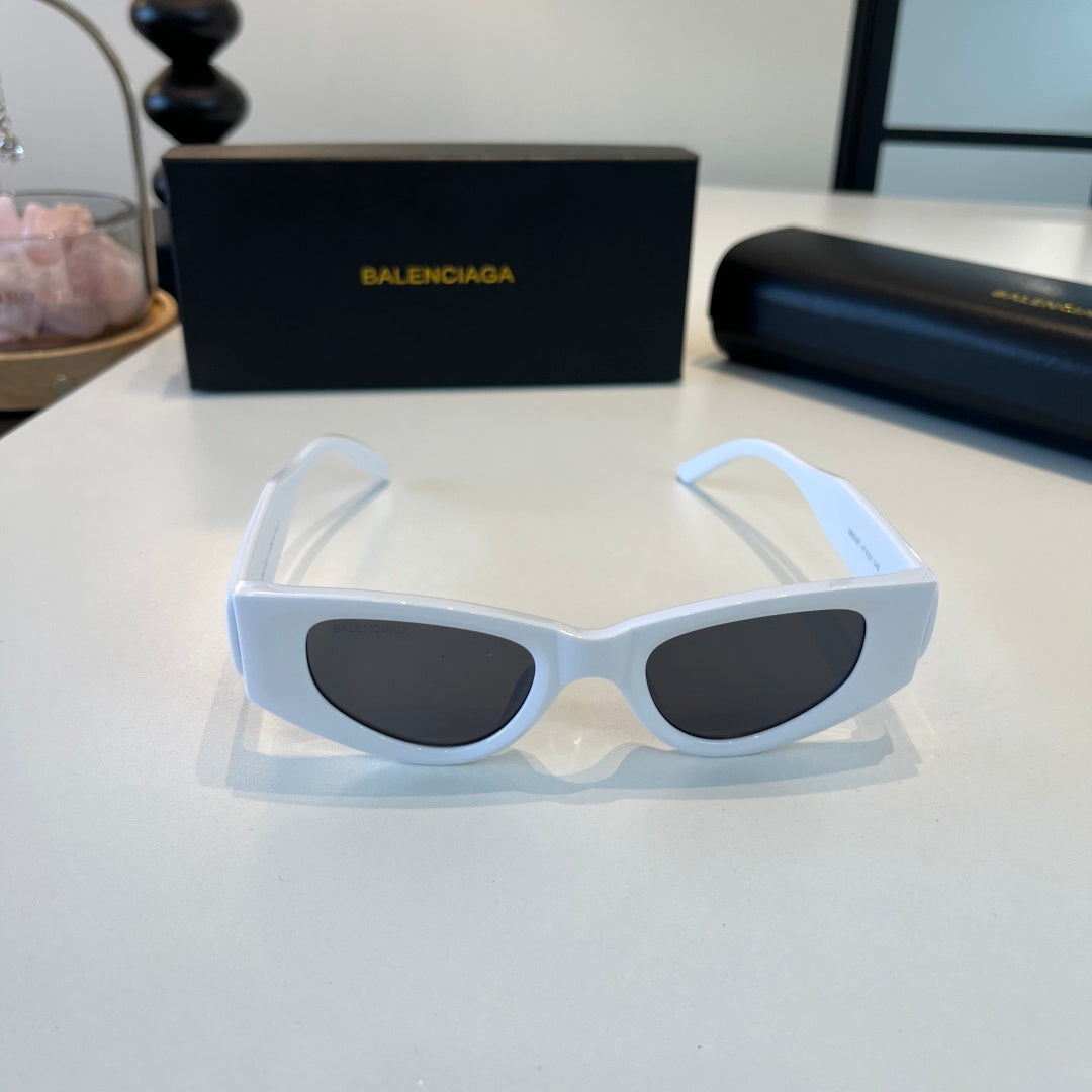 Balenciaga Rectangular Silver Lens Sunglasses for Men & Women - detail image 2