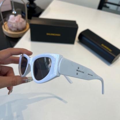 Balenciaga Rectangular Silver Lens Sunglasses for Men & Women - 158568 - detail image 4