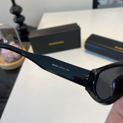 Balenciaga Rectangular Black Lens Sunglasses for Men & Women - 372351 - detail image 7